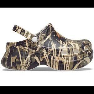 CROCS CLASSIC BAE REALTREE® CLOG